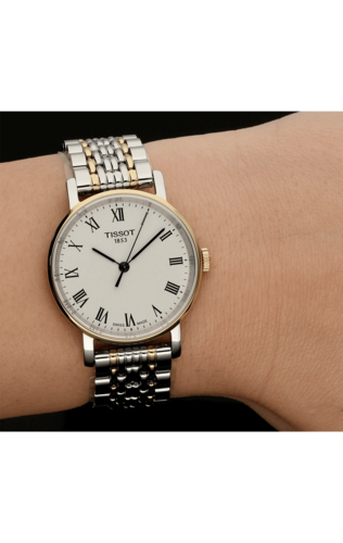 שעון Tissot אנלוגי יוקרתי לאישה