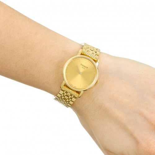 שעון Tissot אנלוגי יוקרתי לאישה