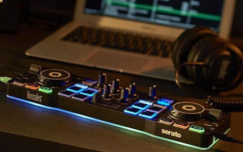 קונטרולר קומפקטי DJControl Starlight מבית Hercules DJ