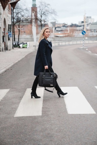 תיק החתלה מעוצב בנפח 15 ליטר - שחור