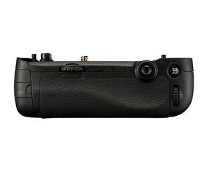 גריפ מקורי Nikon MB-D16 למצלמת D750