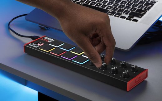 Akai LPD8 mk2 with hand turning knobs