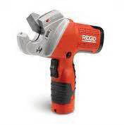 חותך צינורות פלסטיק חשמלי נטען דגם TC40 מבית RIDGID