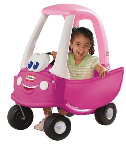 מכונית קופה ורודה
