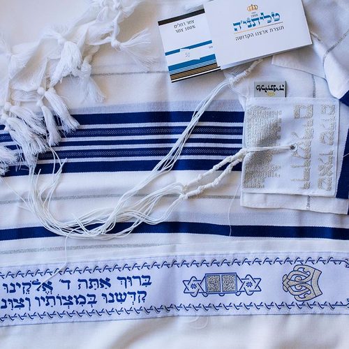 טלית צמר מהודרת מבית טליתניה - זהב כחול