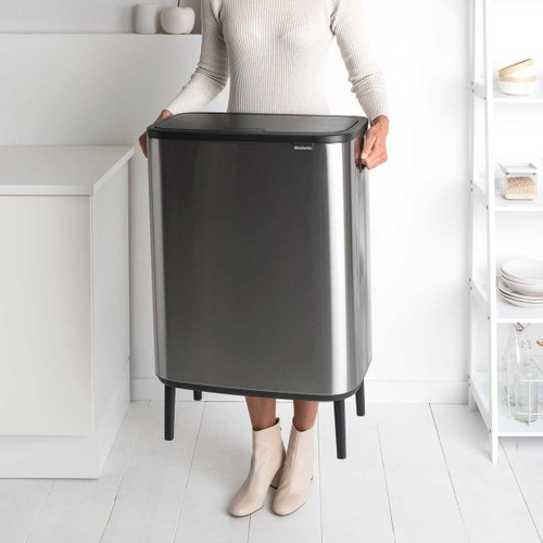 פח אשפה למטבח ברבנטיה BO brabantia טאץ הפח עם הרגליים 60 ליטר צבע כסוף מוברש מקט Y-130267 - עולם הפרזול 04