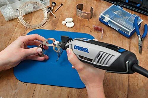 דרמל 4300JA דיגיטלי + 45 אביזרים ו- 3 עזרים DREMEL + פוטר אוטומטי