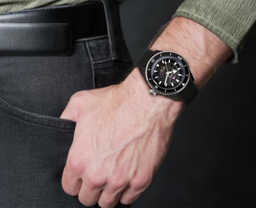 שעון RADO CAPTAIN COOK אוטומטי לגבר (43 ממ)