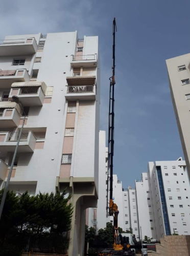 קצת עלינו