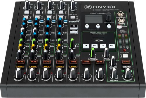 זוית נוספת Mackie Onyx 8