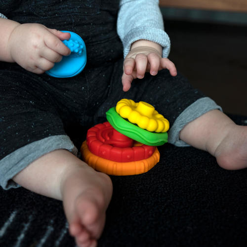 מגדל טבעות נשכנים בייבי איינשטיין baby einstein