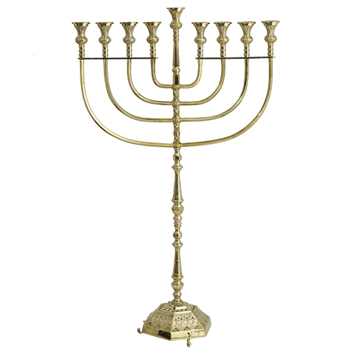 חנוכייה מהודרת ענקית ומוזהבת גובה 125 ס"מ