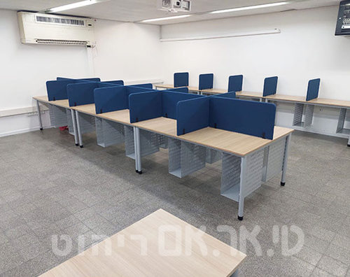 שולחנות תומר עם פלטה בירץ מנשא מחשב ומחיצות הפרדה