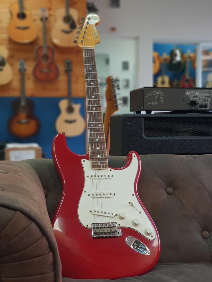גיטרה חשמלית Fender Eric Johnson Stratocaster 