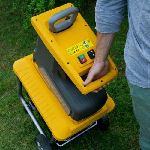 טוחן ענפים וגזם + מיכל סטיגה BIO SILENT 2500