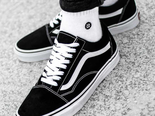 vans black and