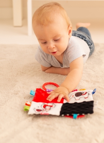 שמיכי תחושות עם תגיות ונשכן