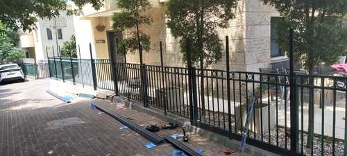 גדר לבנה ( או בצבעים ) רק 159 ש