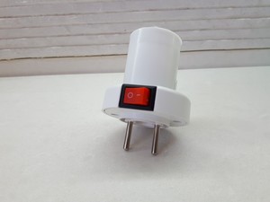 בית מנורה E27 מפסק ותקע