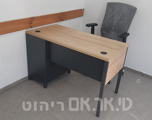 שולחן משרדי דגם טורינו וכסא מנהלים דגם זאוס