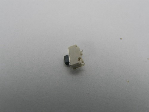 מפסק לחיצה רגעי 90 מעלות מלבני 4.7X2 SMD N.O מ