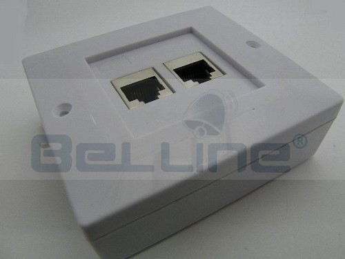 קופסה עם שני שקעי רשת RJ 45 על הטיח