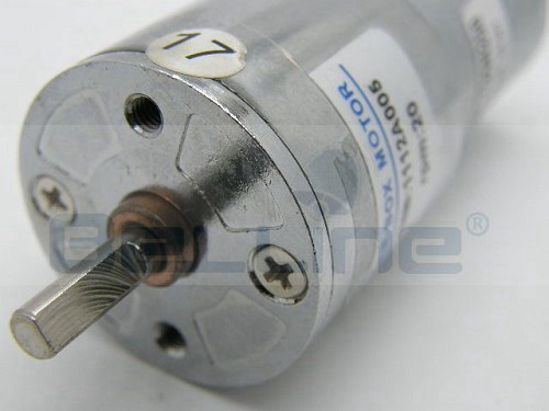 מנוע עם גיר 20RPM 12V