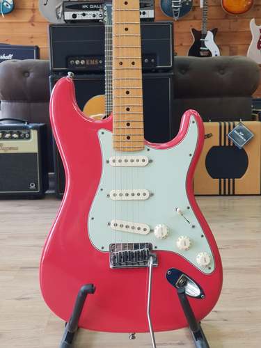 גיטרה חשמלית Fender Custom Shop Stratocaster Deluxe 2011