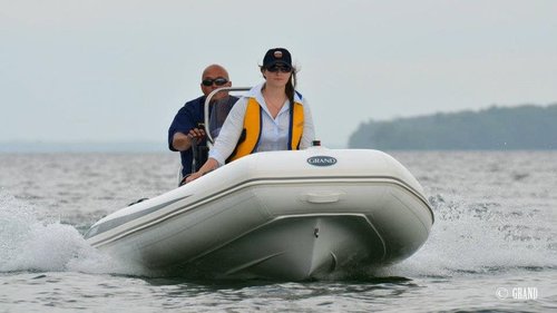 סירה מתנפחת חצי קשיחה RIB (פיברגלס) עם הגה ומושבים  GRAND S420NL