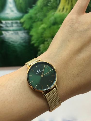 Daniel Wellington DW00100480 נשים גודל 32MM זהב צהוב