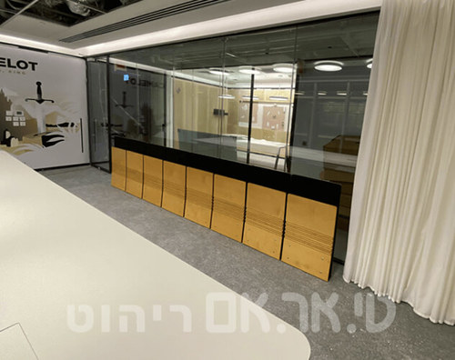 כסאות-JumpSeat-חדר ישיבות גוגל תל אביב