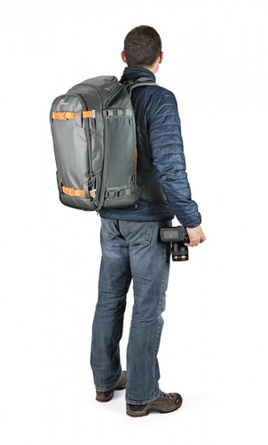 תיק למצלמה Lowepro Whistler BP 450 AW II