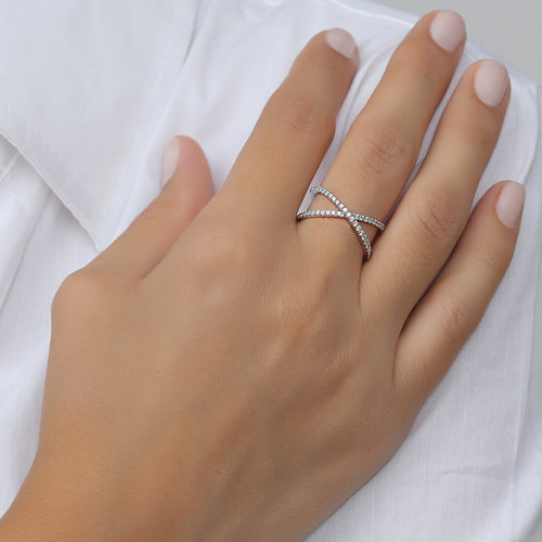 טבעת יהלומים בעיצוב איקס 0.34ct זהב 14K