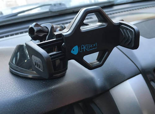 מעמד עם קליפס לרכב