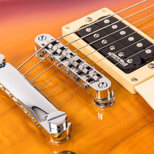 זוית נוספת Vintage V100NB ReIssued Electric Guitar