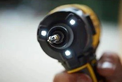 גוף מברגת אימפקט נטענת בראשלס STANLEY SFMCF820B BL 20V