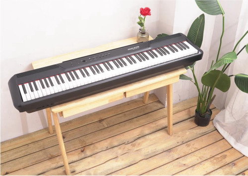 פסנתר חשמלי נייד Pearl River P-60 בצבע לבן