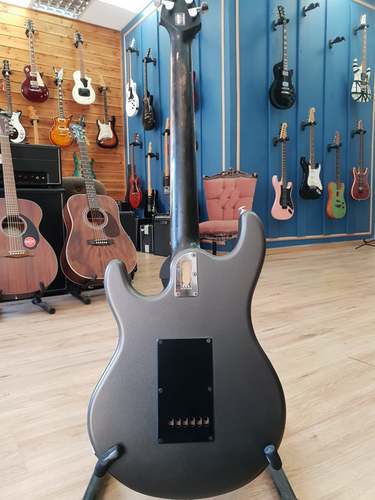 Music Man SUB 1 USA 2004