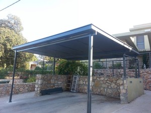 פרגולת אלומיניום כחנייה דגם ROYAL CROWN LED