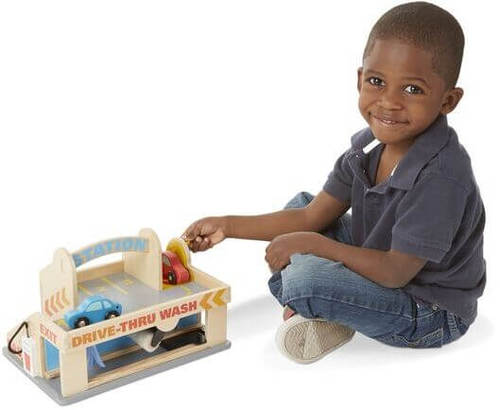 מוסך ותחנת שירות MELISSA&DOUG