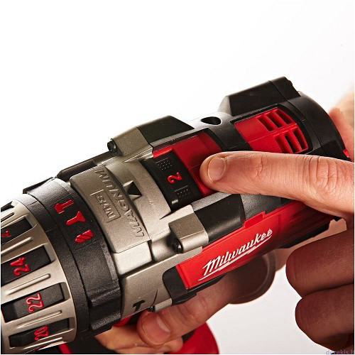 מברגה/ מקדחה 18V קומפקטית נטענת כולל 2 סוללות 4A