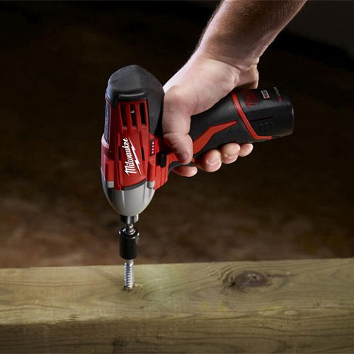 מברגת אימפקט Milwaukee 12V נטענת כולל 2 סוללות 4A