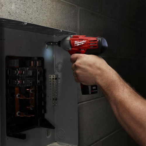 מברגת אימפקט Milwaukee 12V נטענת כולל 2 סוללות 4A