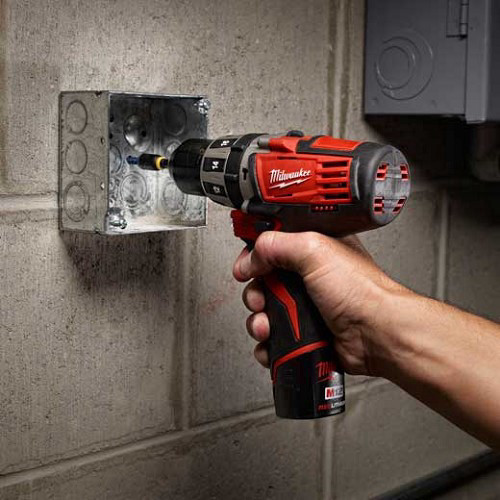 מברגה/מקדחה Milwaukee 12V רוטטת נטענת כולל 2 סוללות 4A