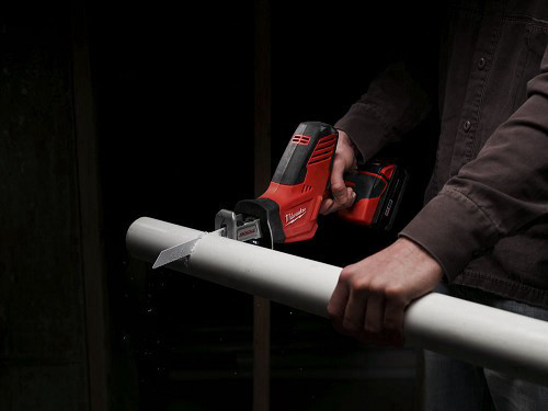 מסור חרב קומפקטי 18V נטען - גוף בלבד