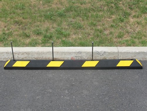 מעצור חניה מגומי 1.80 מ תוצרת אירופה USTUN