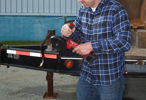 משחזת זווית 4.5 נטענת FUEL 18V כוללת 2 סוללות 5A