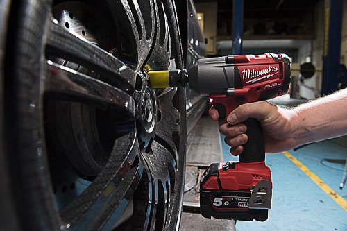 מפתח אימפקט 1/2 FUEL 18V נטענת כולל 2 סוללות 5A