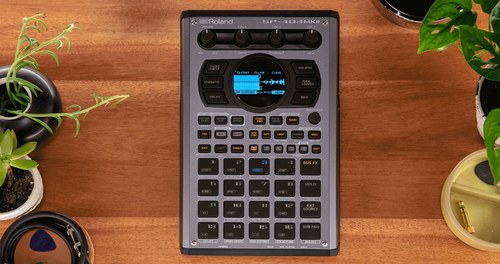 זוית נוספת Roland SP-404MKII Sampler