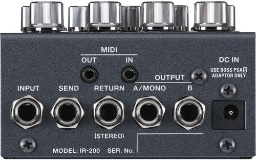 זוית נוספת BOSS IR-200 Amp & IR Cabinet